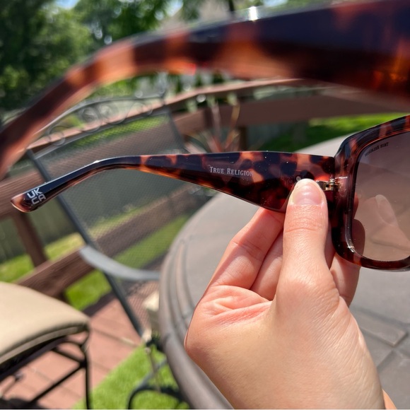 True Religion Square Sunglasses - Picture 5 of 7